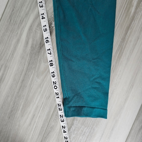 Gymshark Workout Leggings Sz M turquoise green - Picture 10 of 13